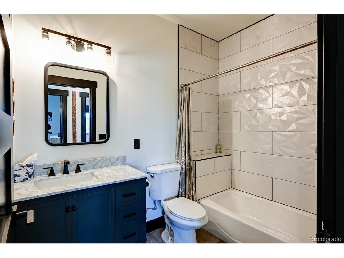 Photo of 10503 Willow Ave