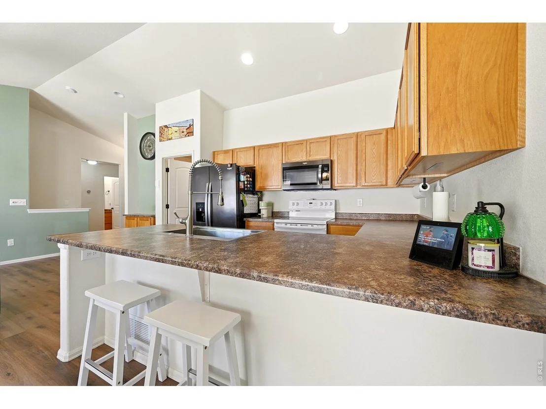 Photo of 987 Axis Dr