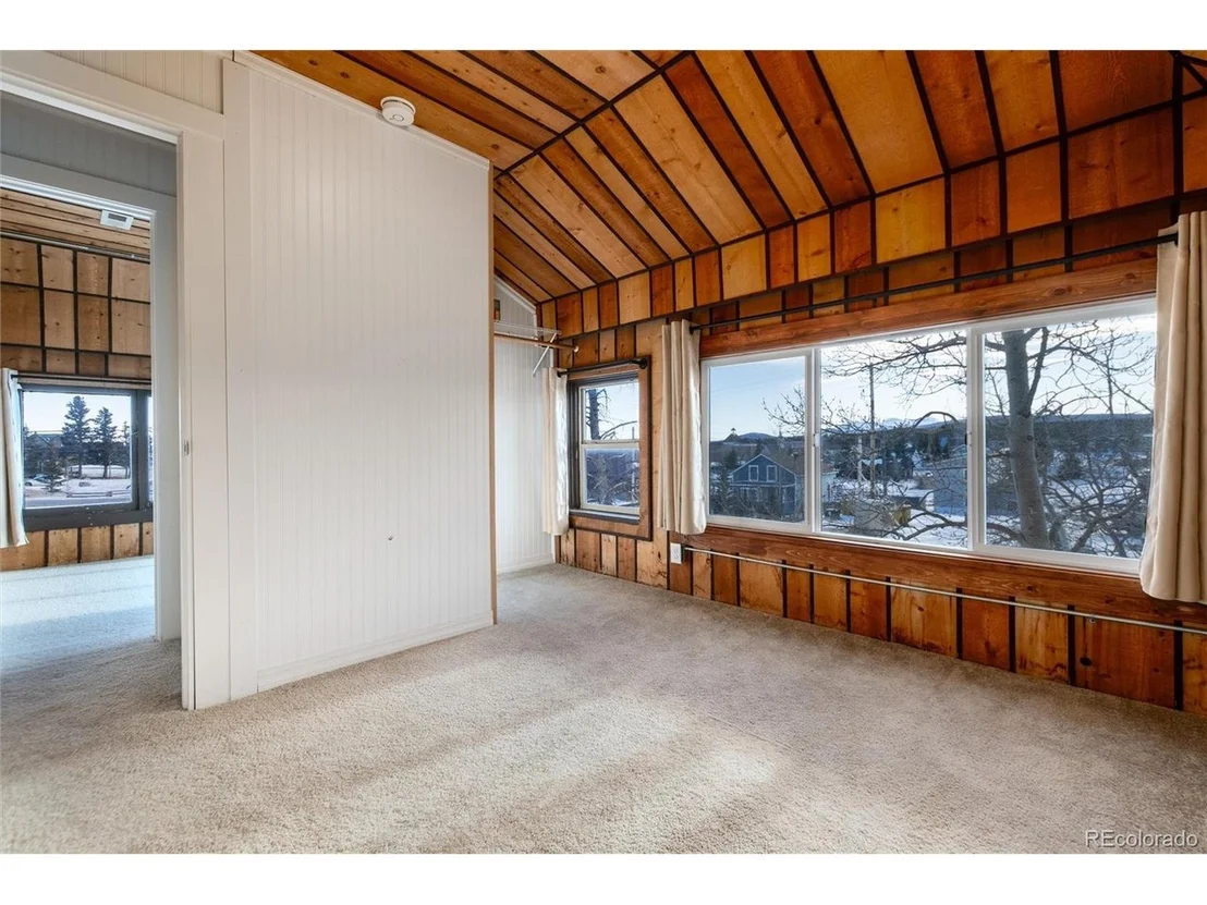 Photo of 550 Castello Ave