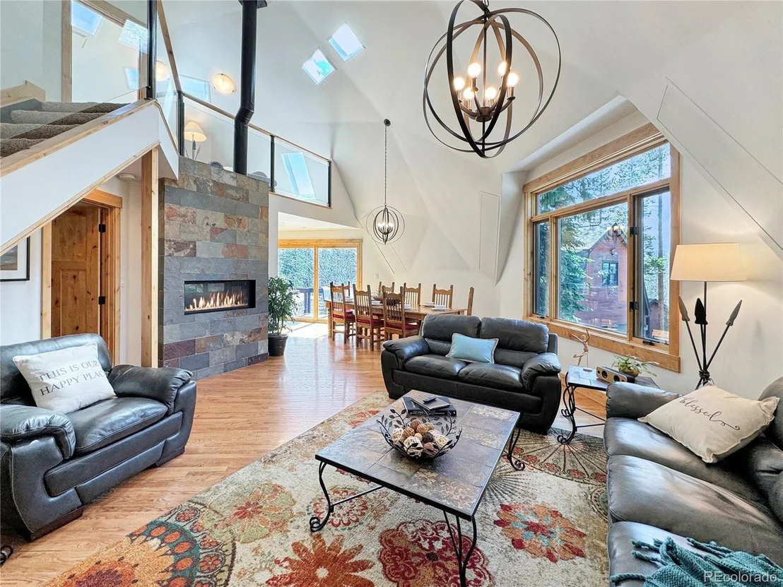Photo of 230 Balsh Blvd