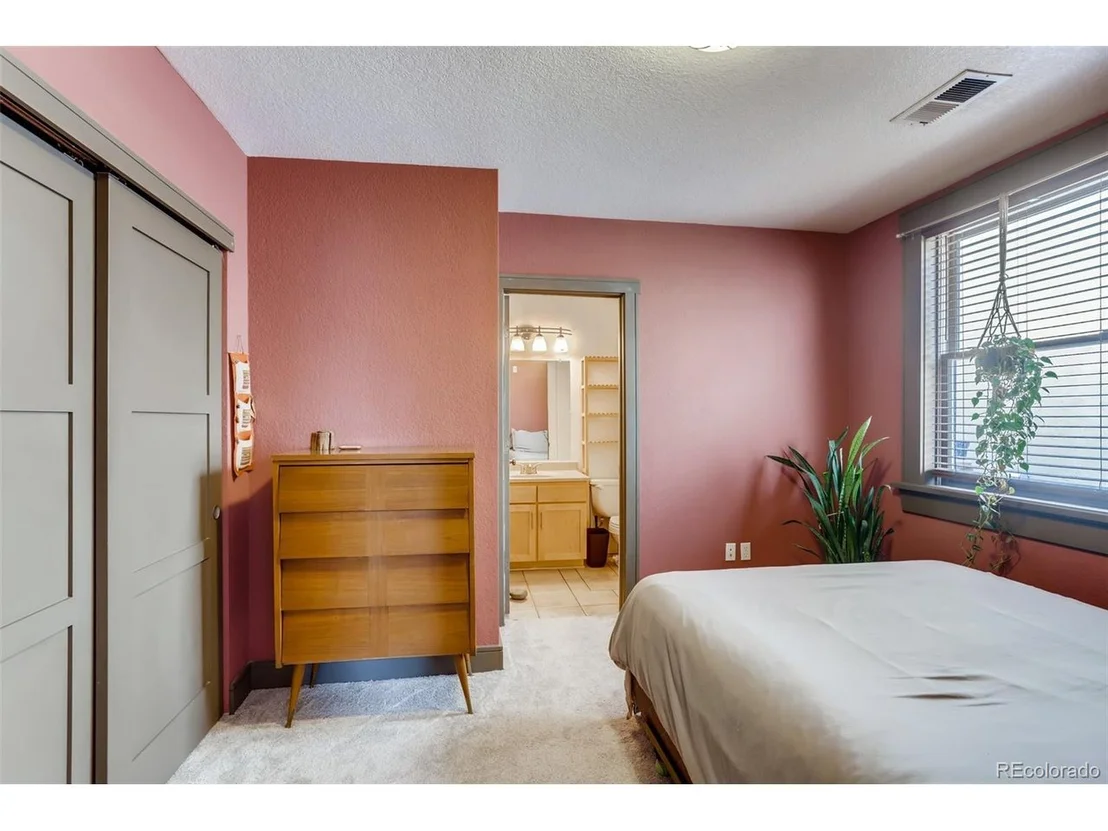 Photo of Unit 6 at 232 Broadway