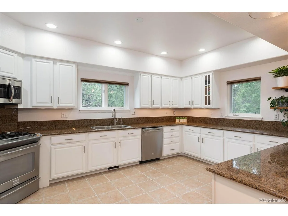 Photo of 7102 Pinewood Dr