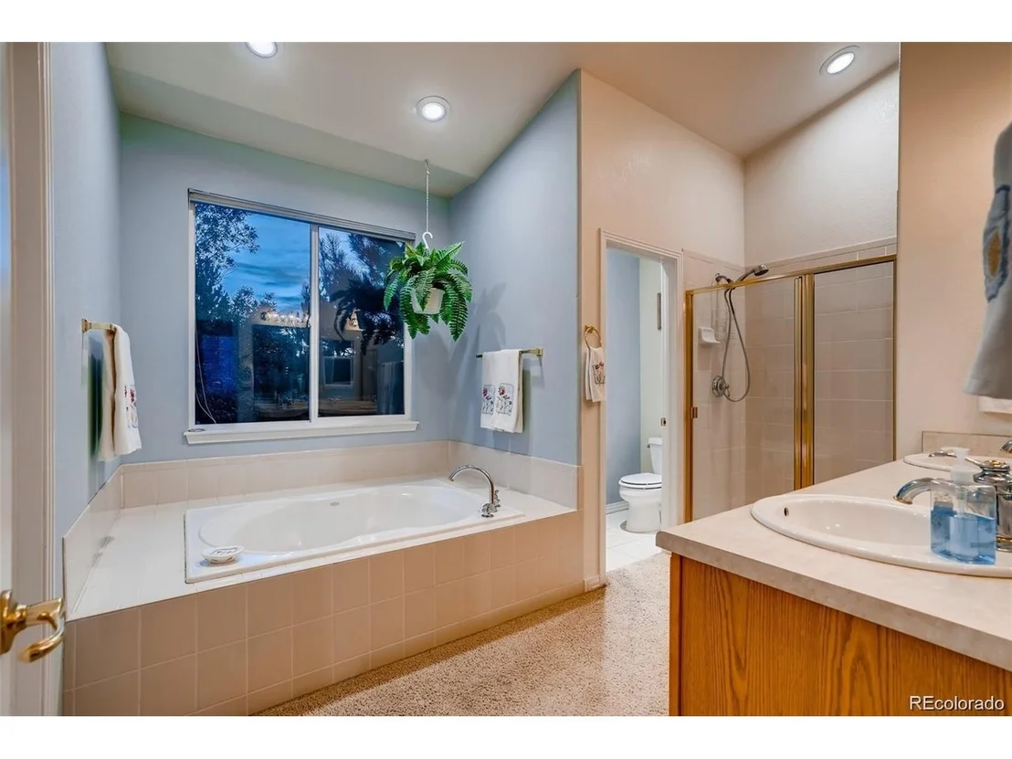Photo of 935 Green Gables Cir Ct