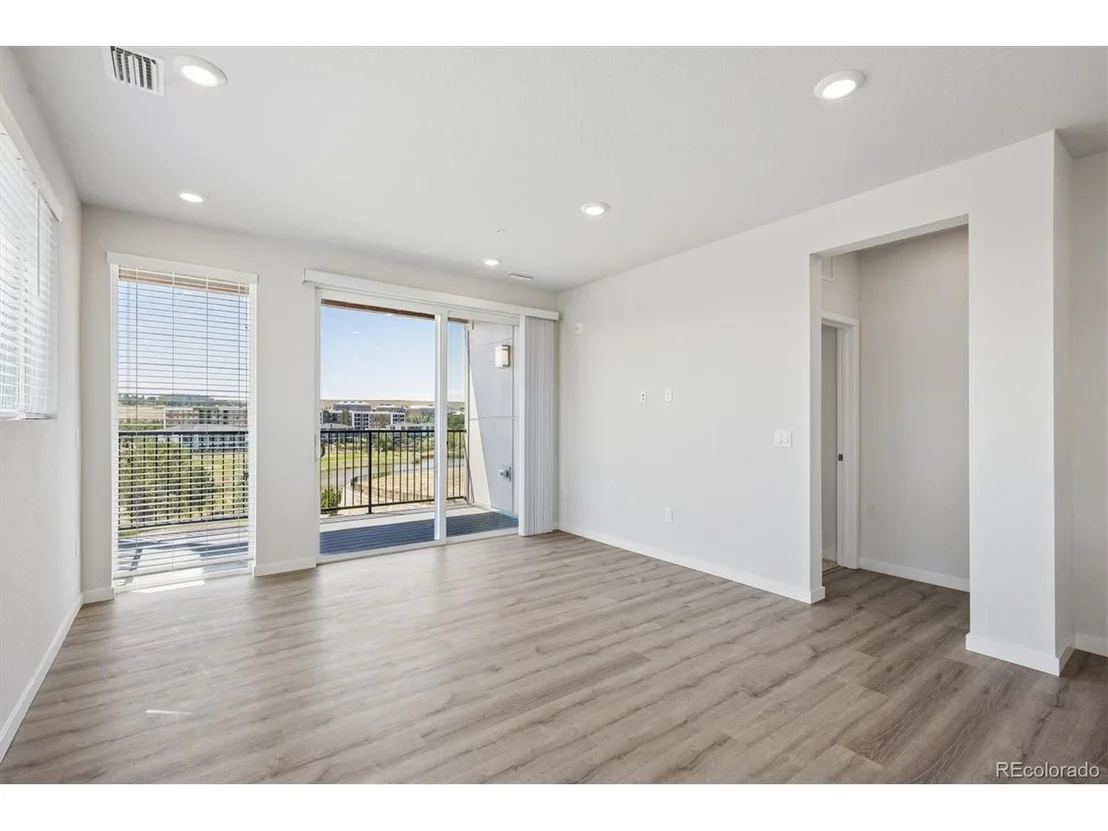Photo of Unit 305 at 483 Interlocken Blvd