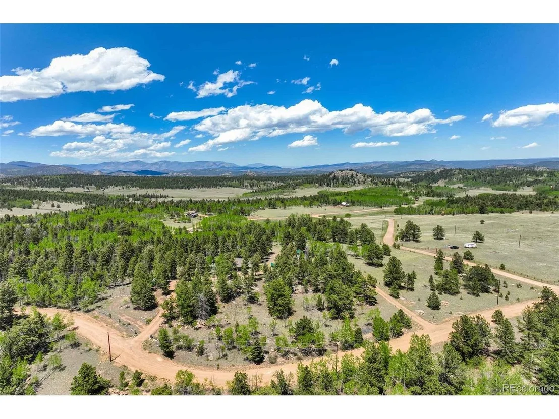 Photo of 453 Castle Mountain Dr