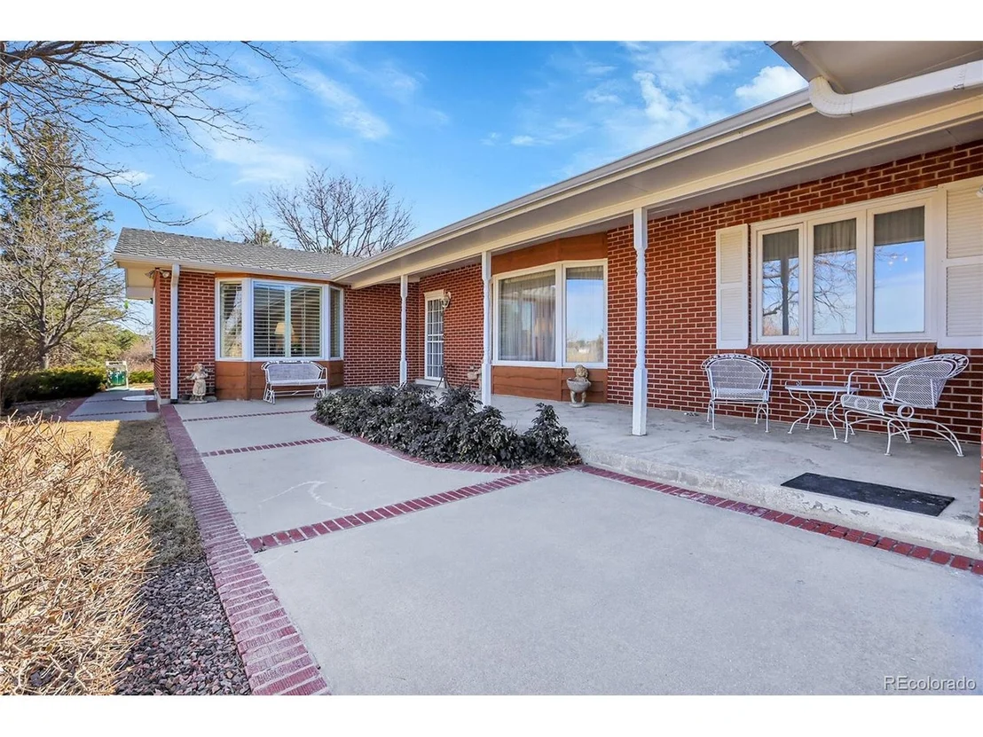 Photo of 7420 Quaker St