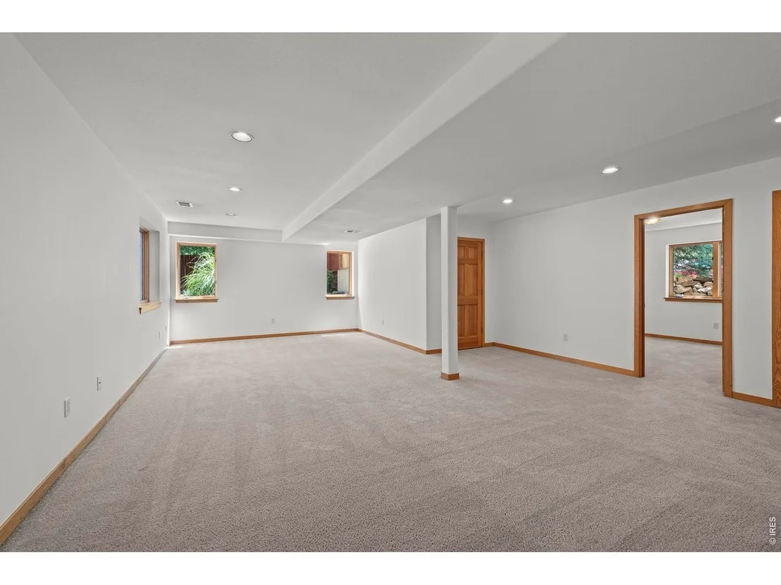Photo of 1001 Utica Cir