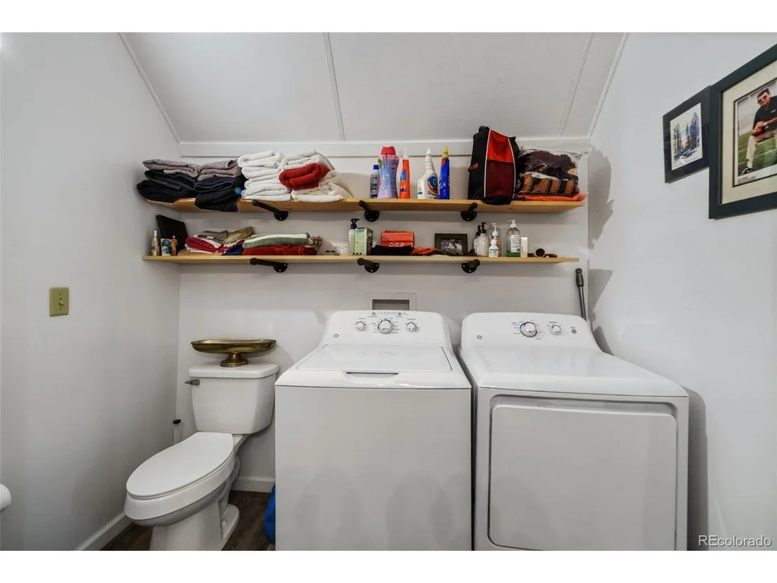 Photo of 104 N 3rd St