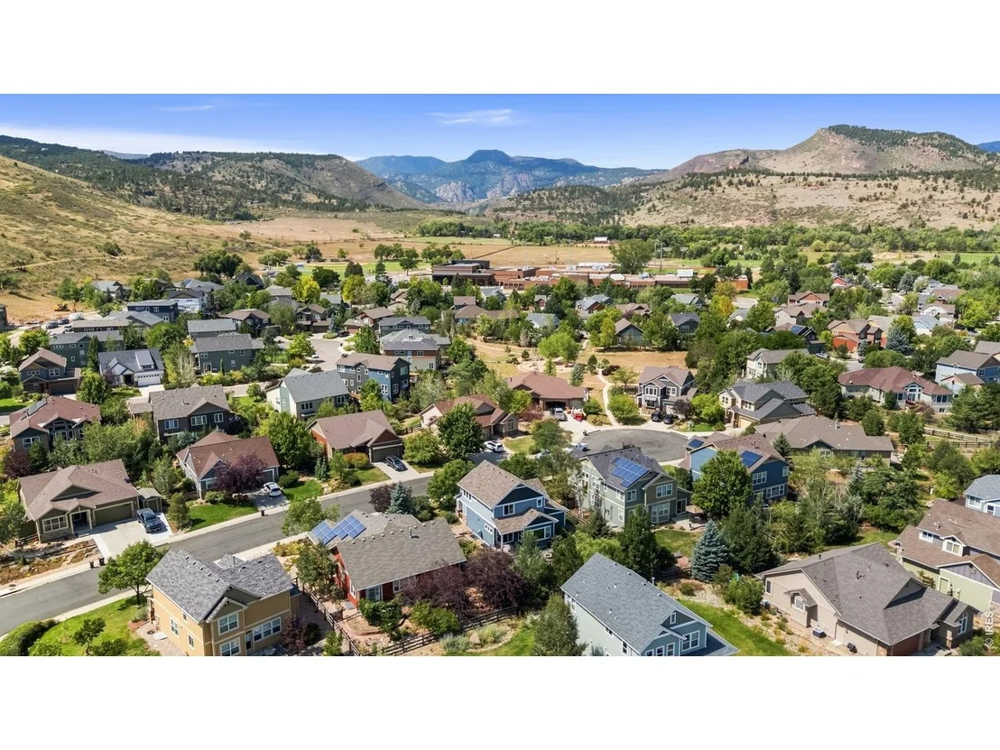 Photo of 405 Raymond Ct