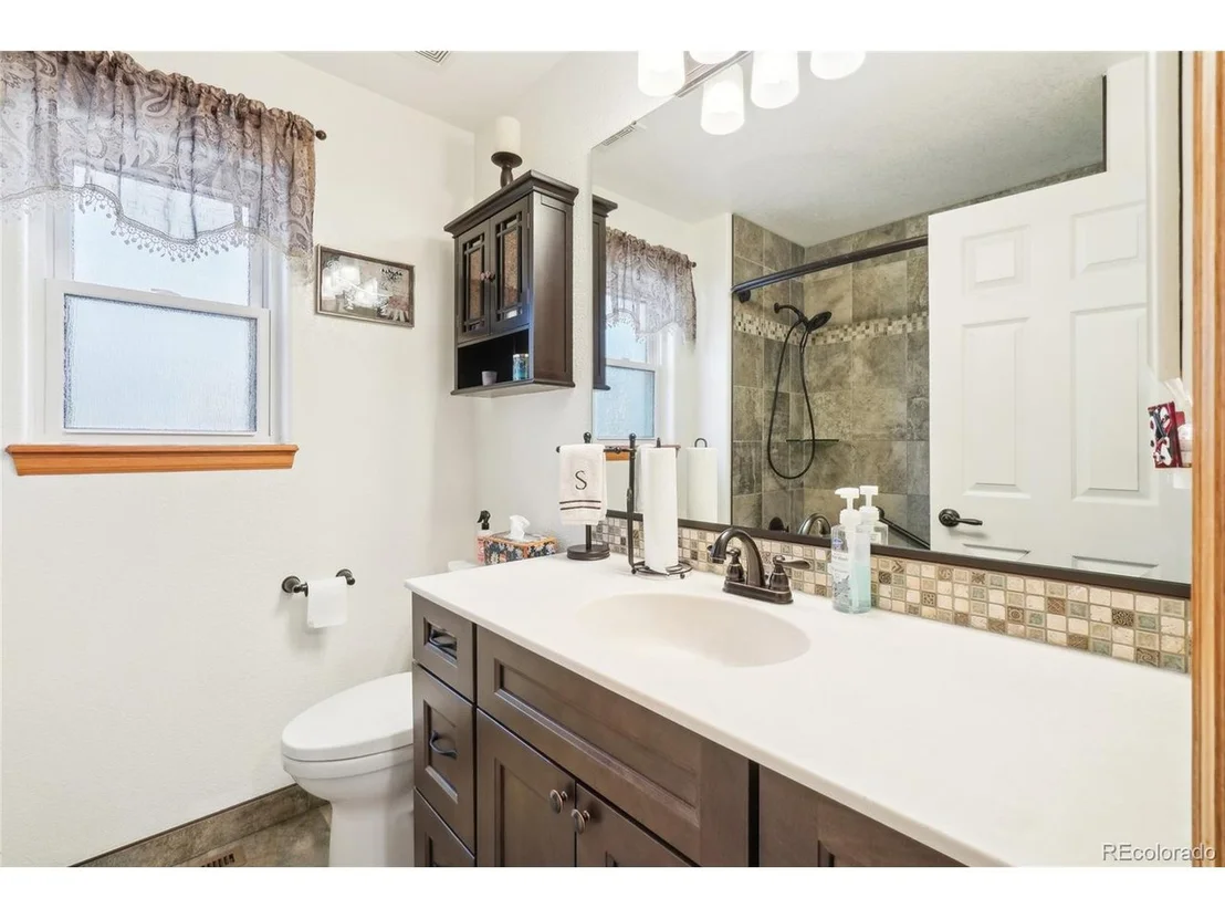 Photo of 556 Barnwood Dr