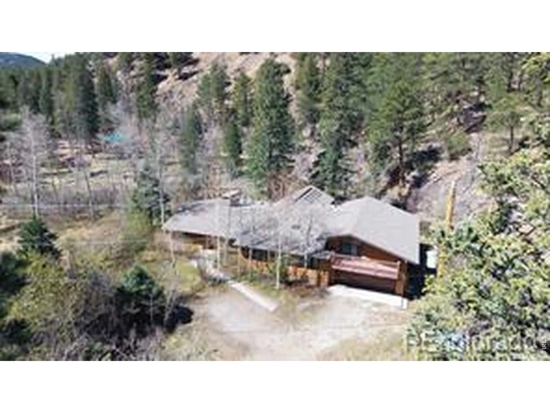 Photo of 746 Riverside Dr