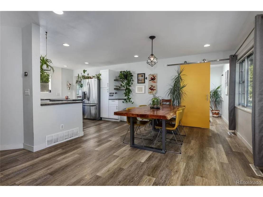 Photo of 1498 Wicklow St