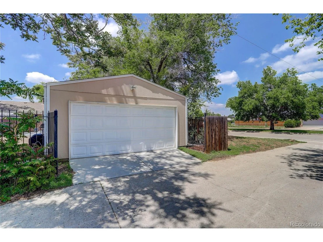 Photo of 3090 Jasmine St