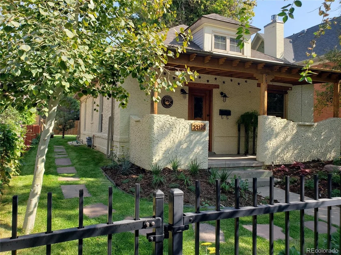 Photo of 2314 Dexter St