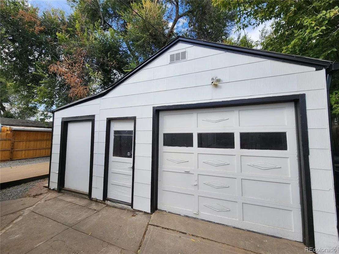 Photo of 6875 Reno Dr