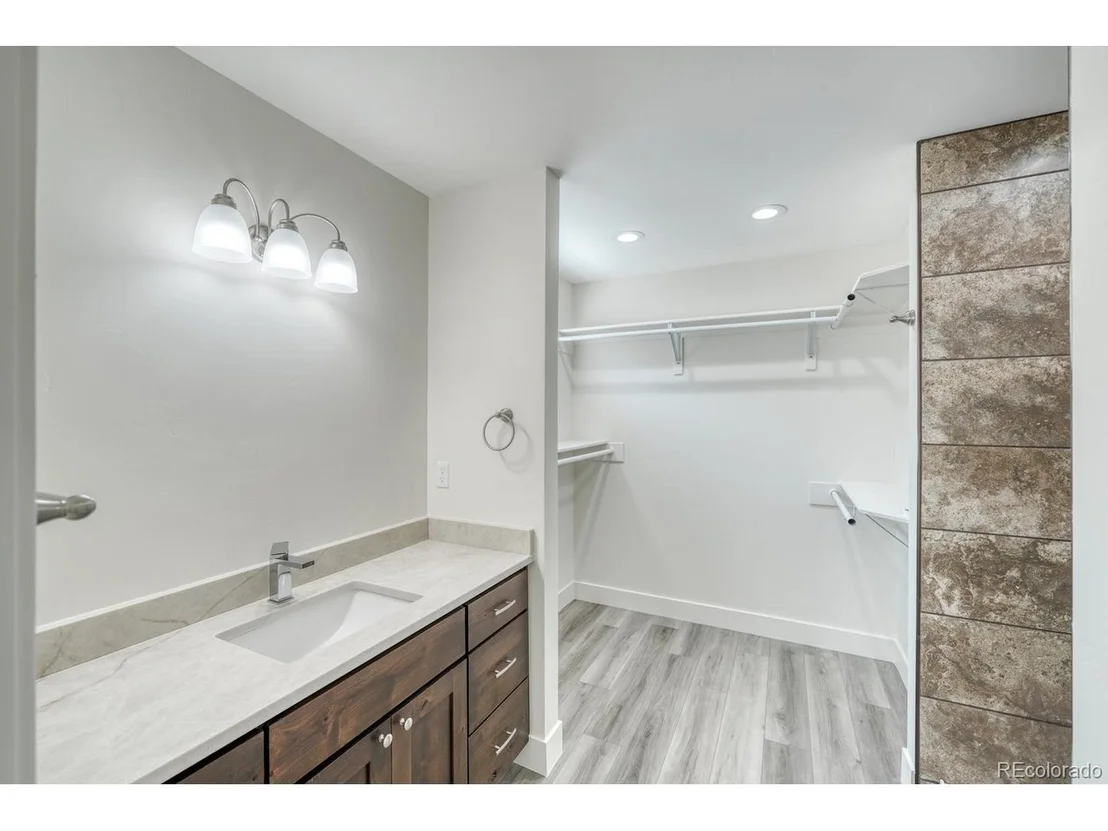Photo of 10806 Willow Ave