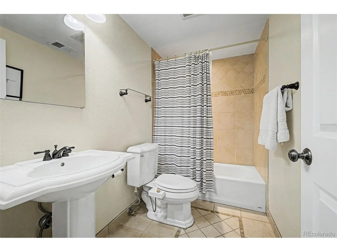 Photo of 1284 Elder Ave