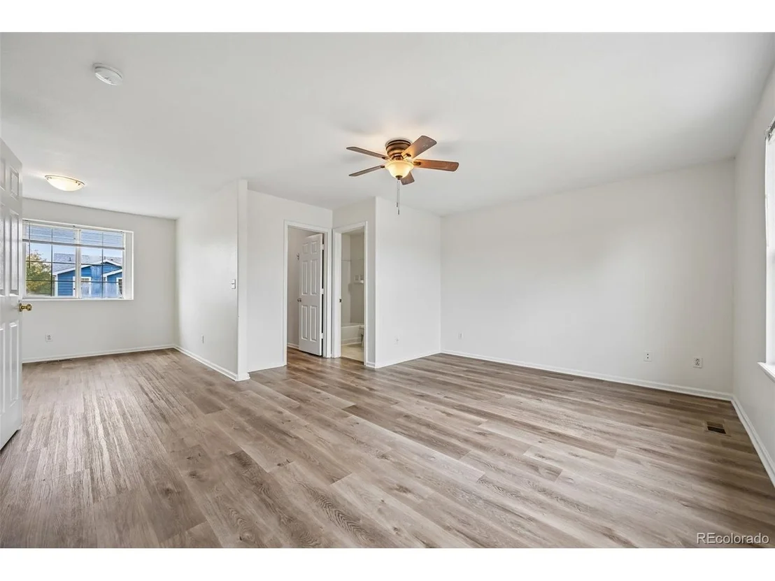 Photo of 1058 Oriole Cir