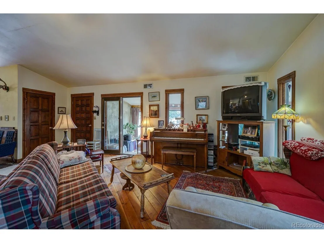 Photo of 6485 Divide Dr