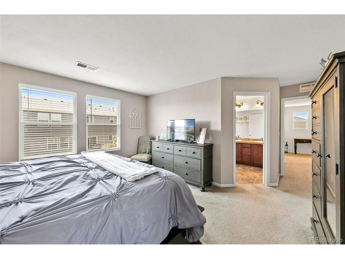 Photo of 875 Lonewolf Cir
