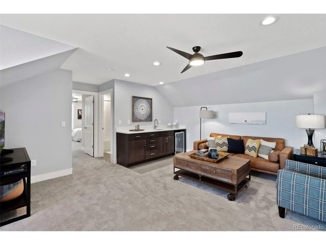 Photo of 335 Josef Cir
