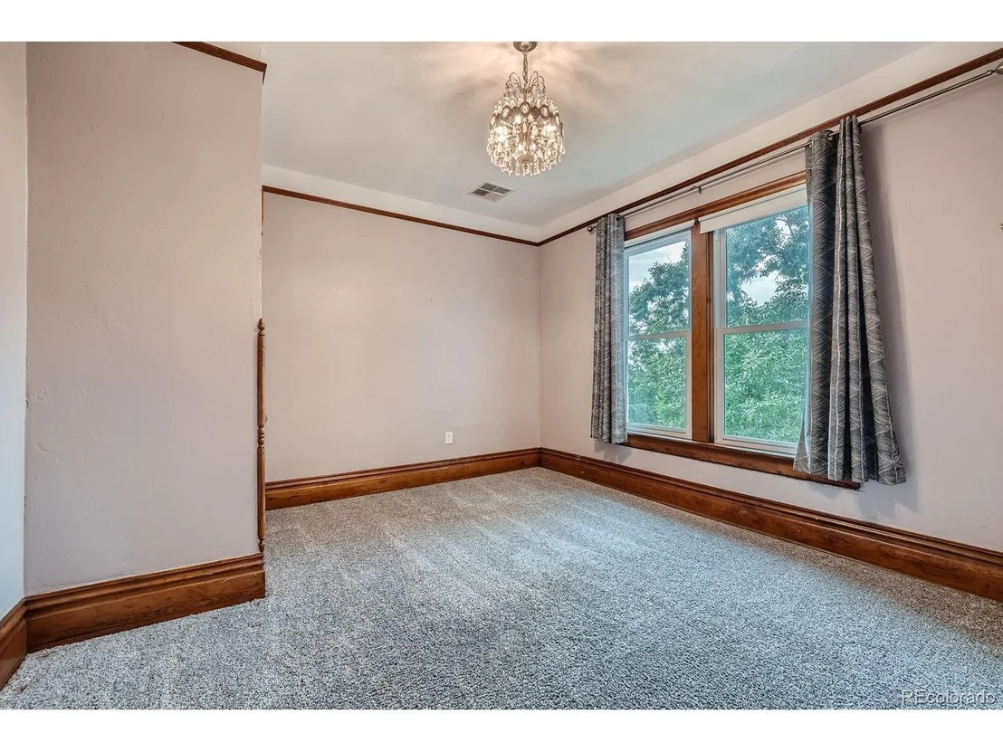Photo of 5127 Lowell Blvd