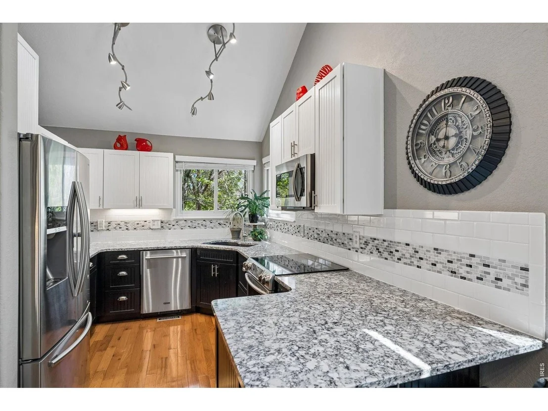 Photo of 562 Spruce Cir