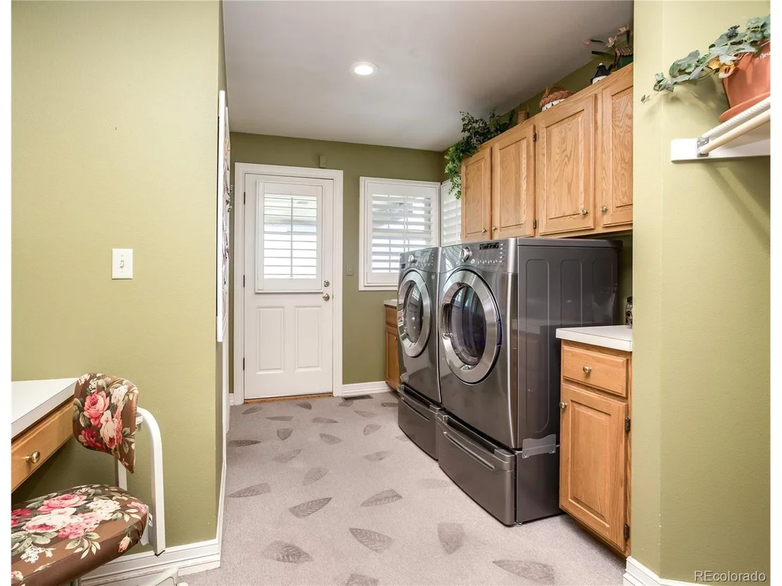 Photo of 7013 S Locust Cir