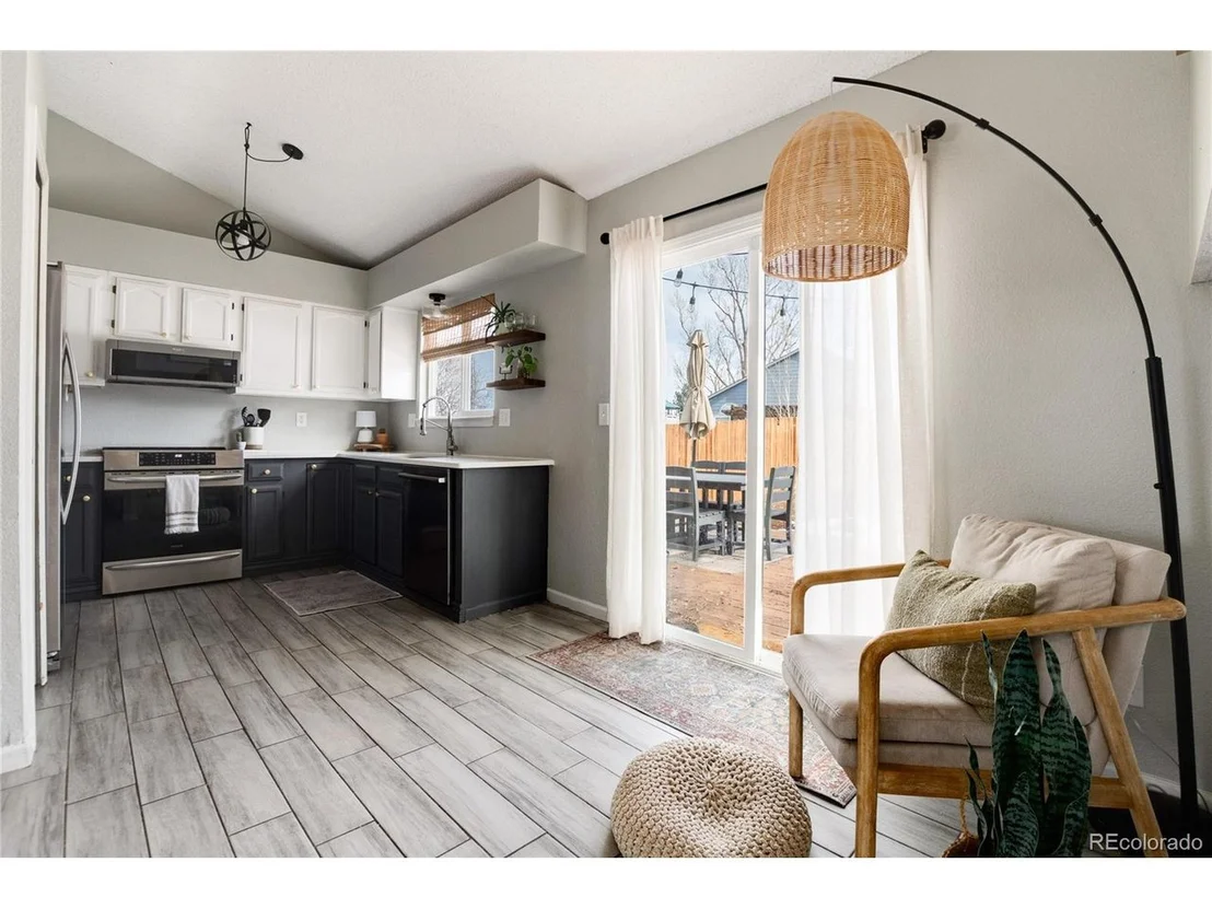 Photo of 250 N Holcomb Cir