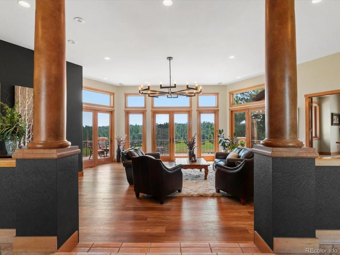 Photo of 1611 Castle Pointe Dr