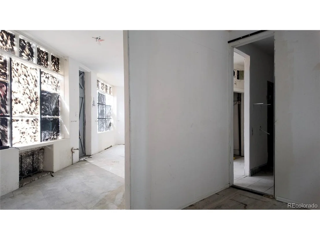 Photo of 2120 N Broadway
