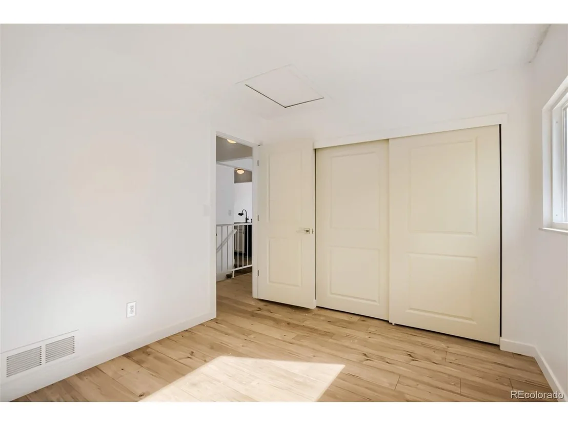 Photo of 1215 Devonshire Ct