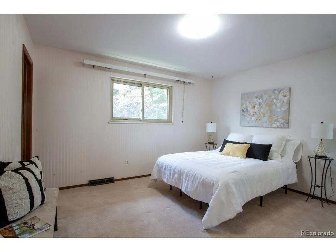 Photo of 6545 Dover St