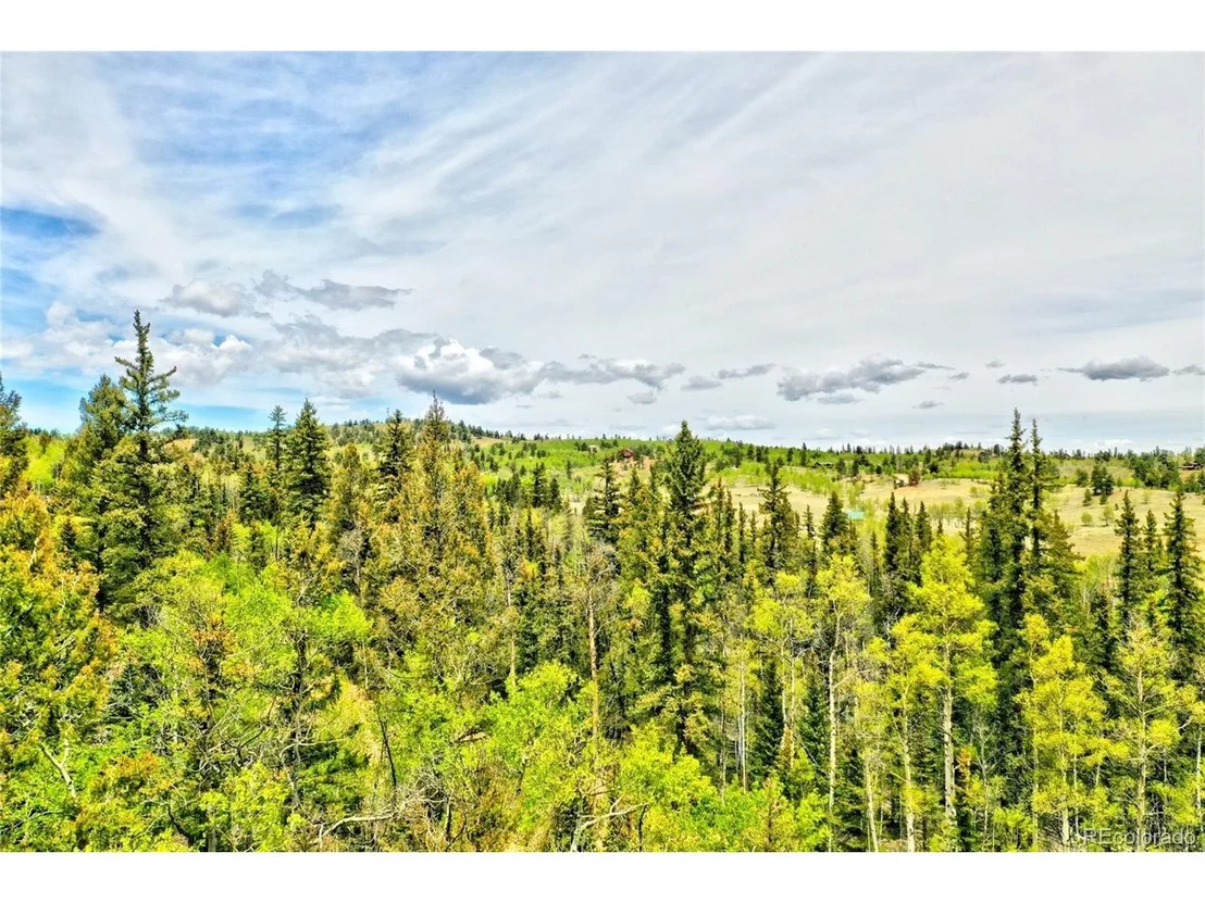 Photo of 28 Old Squaw Rd