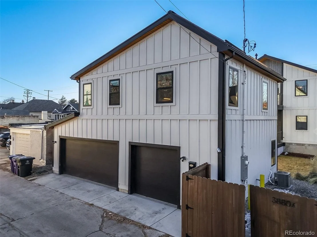 Photo of 3880 Sheridan Blvd