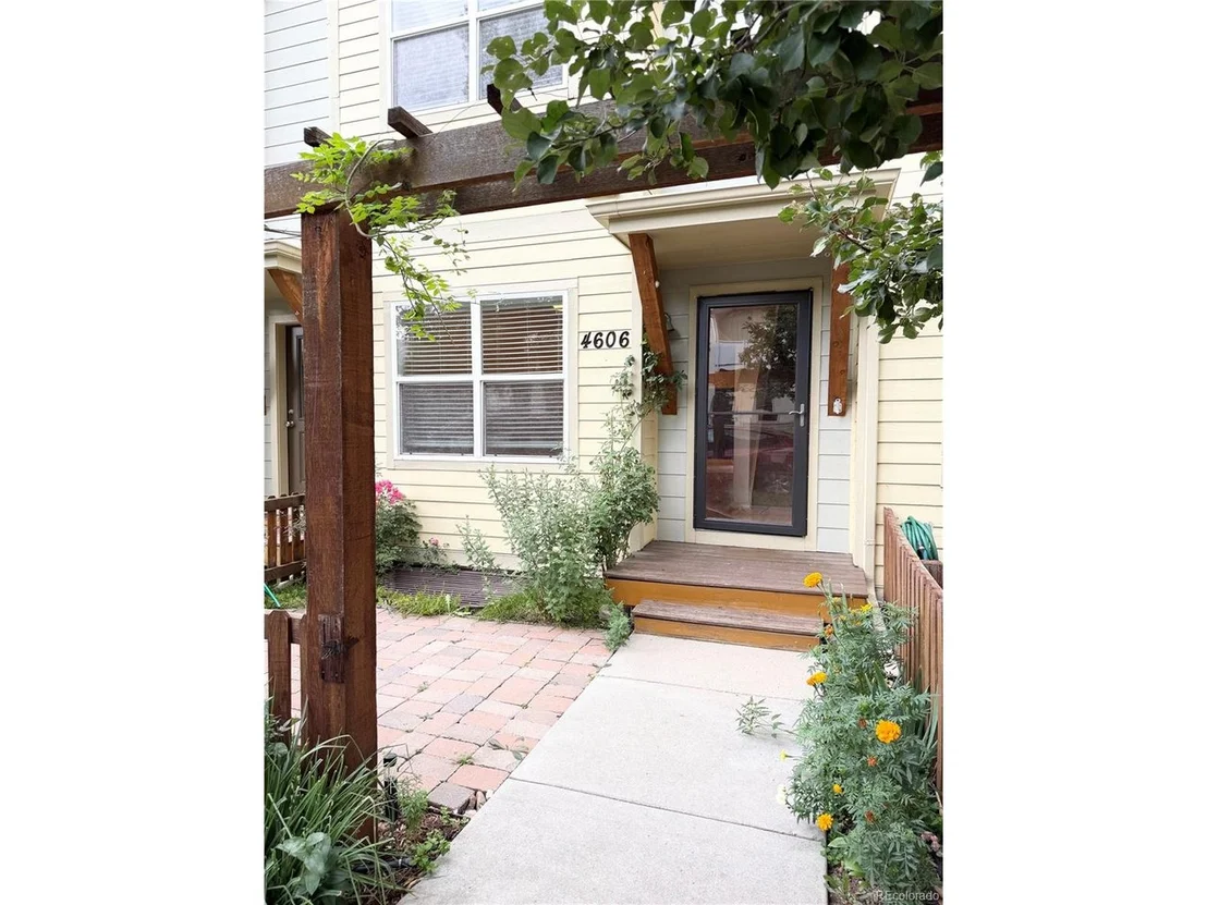 Photo of Unit 9 at 4606 16th St