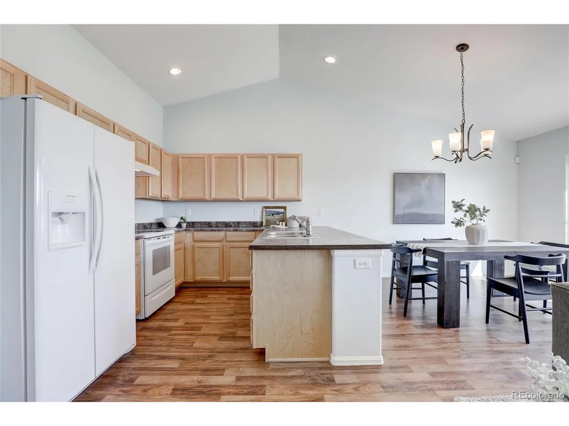 Photo of 988 Axis Dr
