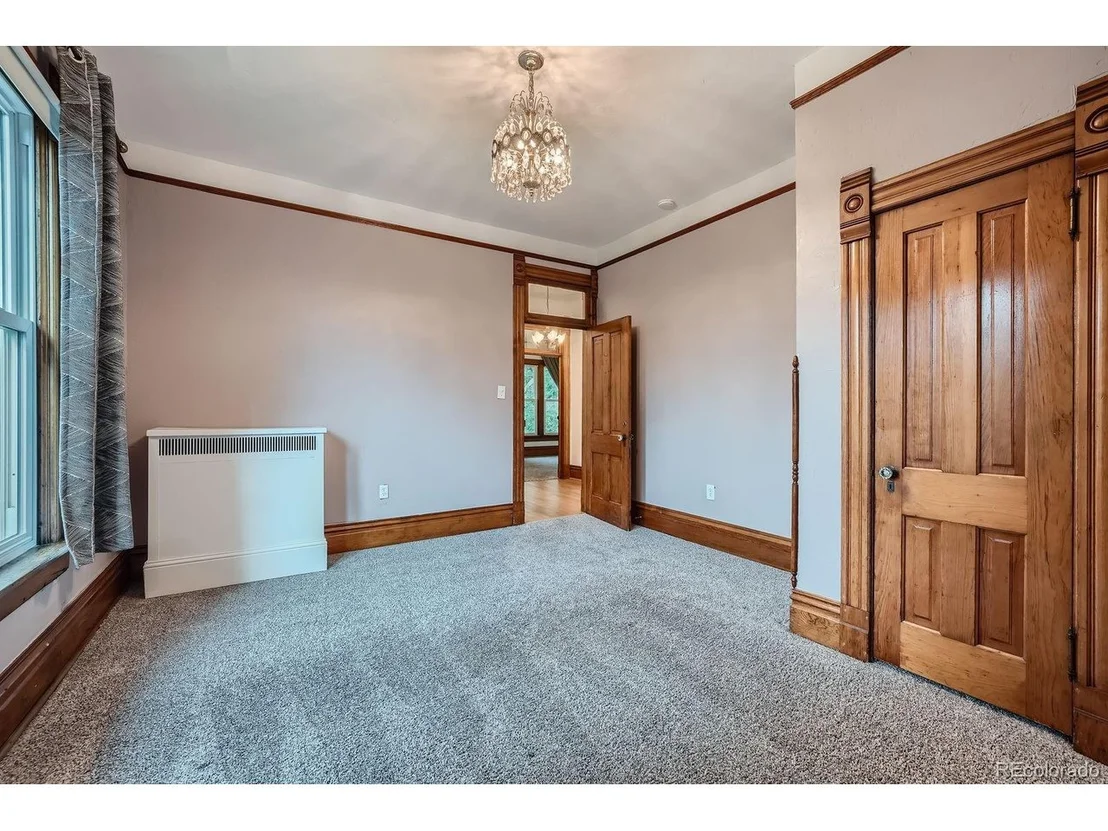 Photo of 5127 Lowell Blvd
