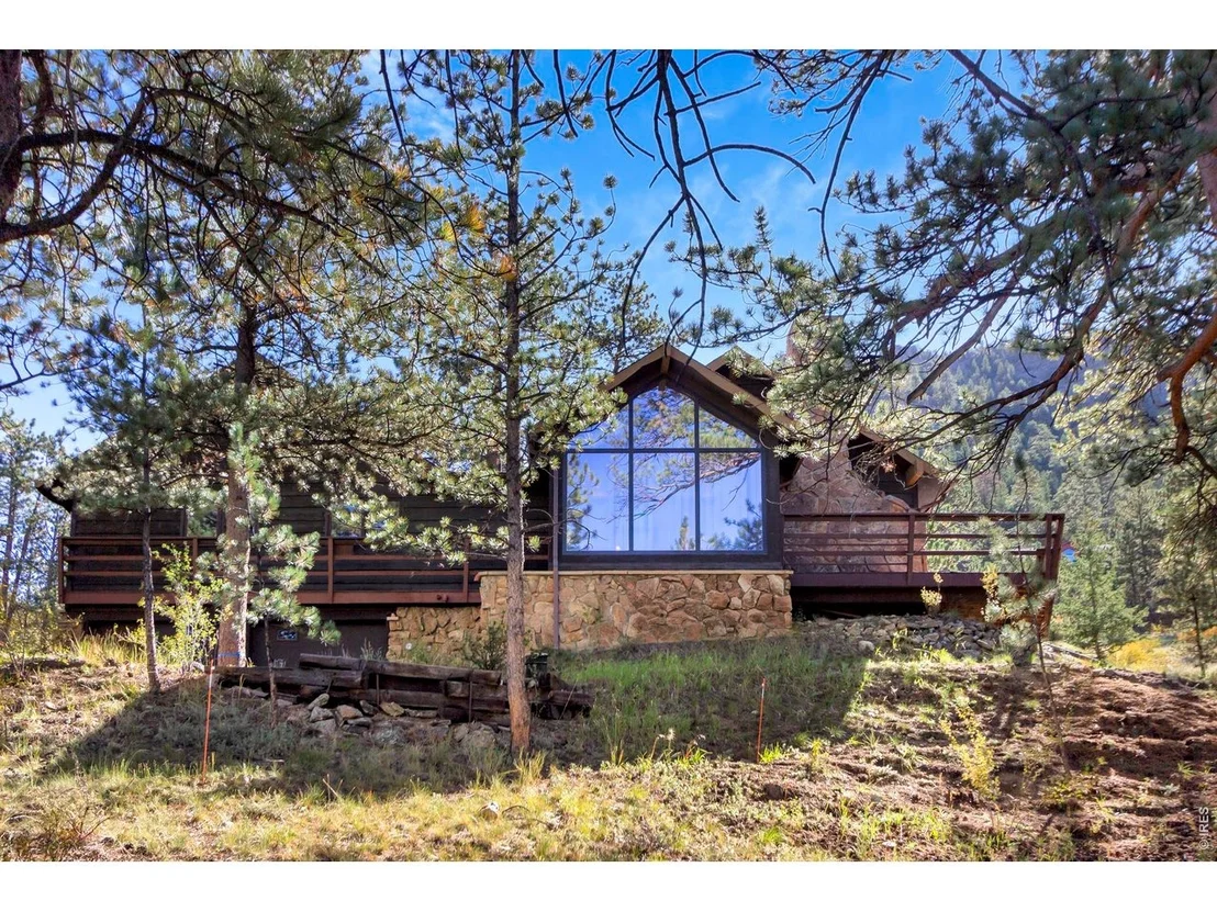 Photo of 1996 Uplands Cir
