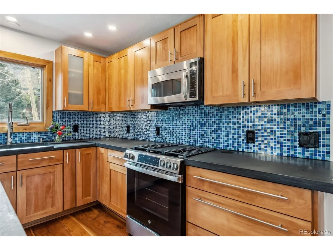 Photo of 475 Vail Cir
