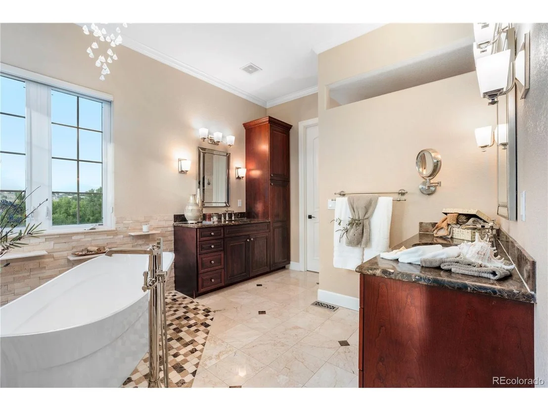 Photo of 7723 Devinney Ct