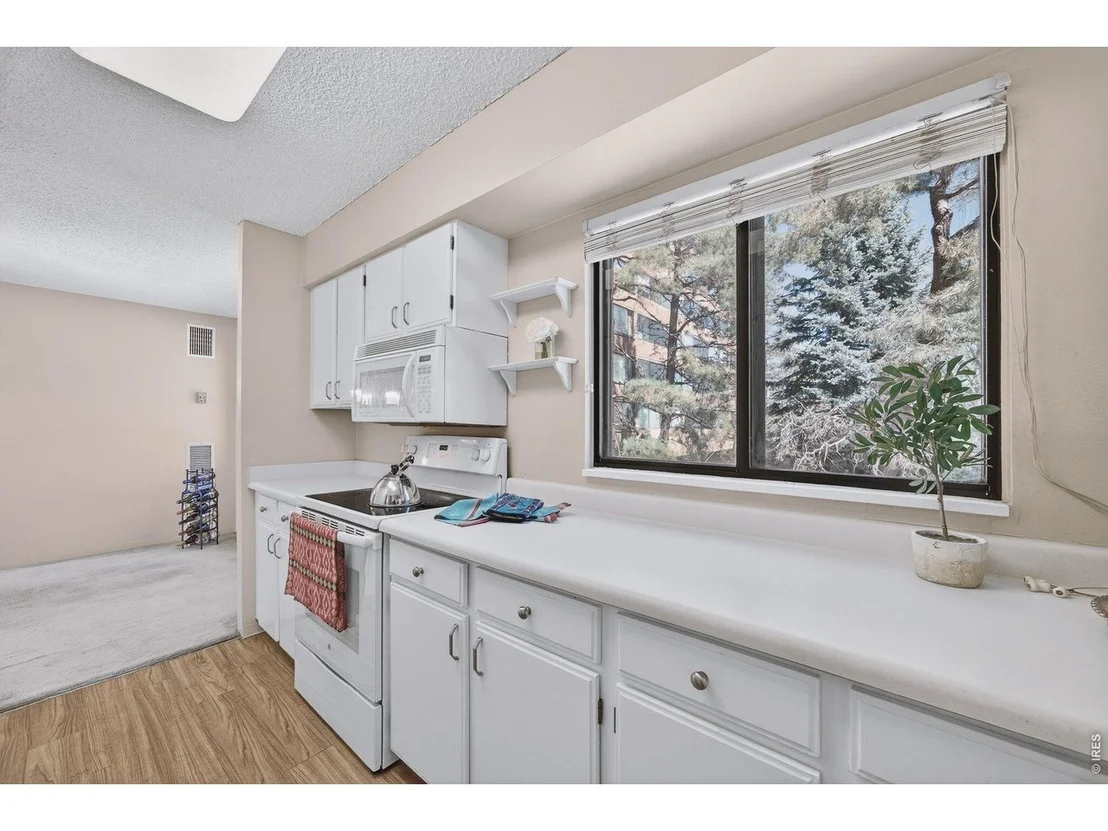 Photo of Unit 201 at 1850 Folsom St