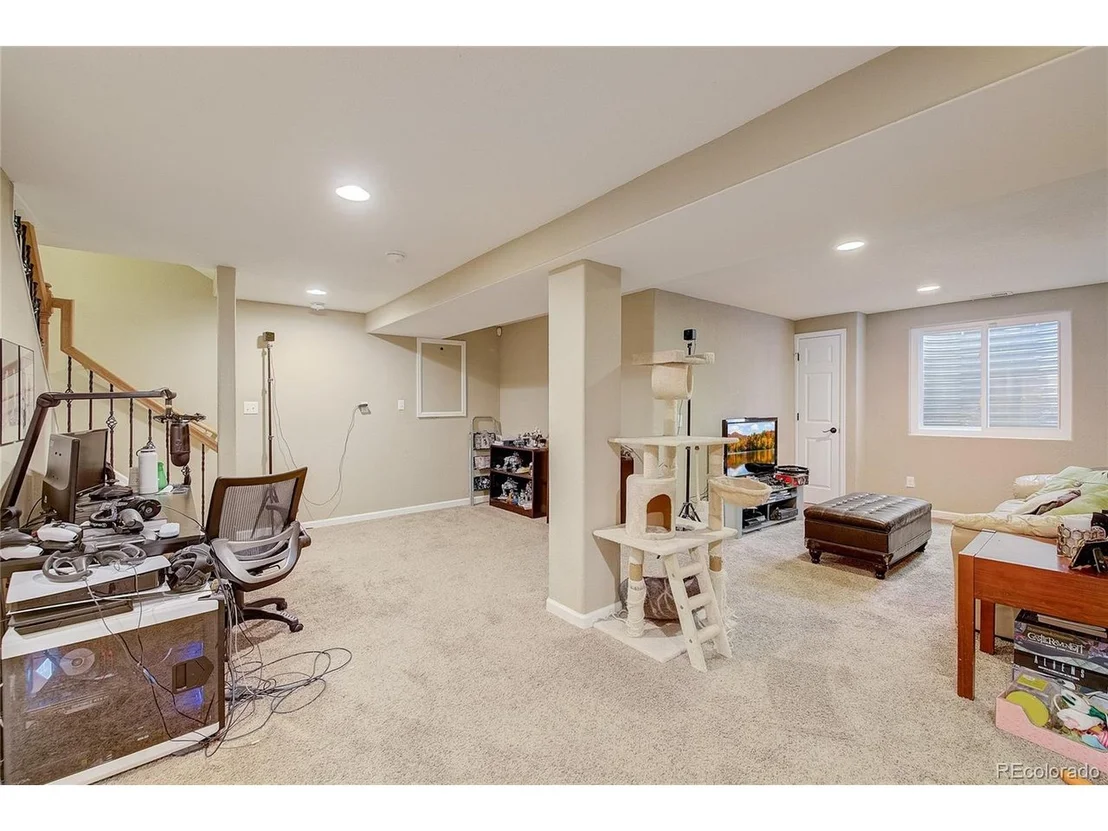 Photo of 10085 Glenstone Cir