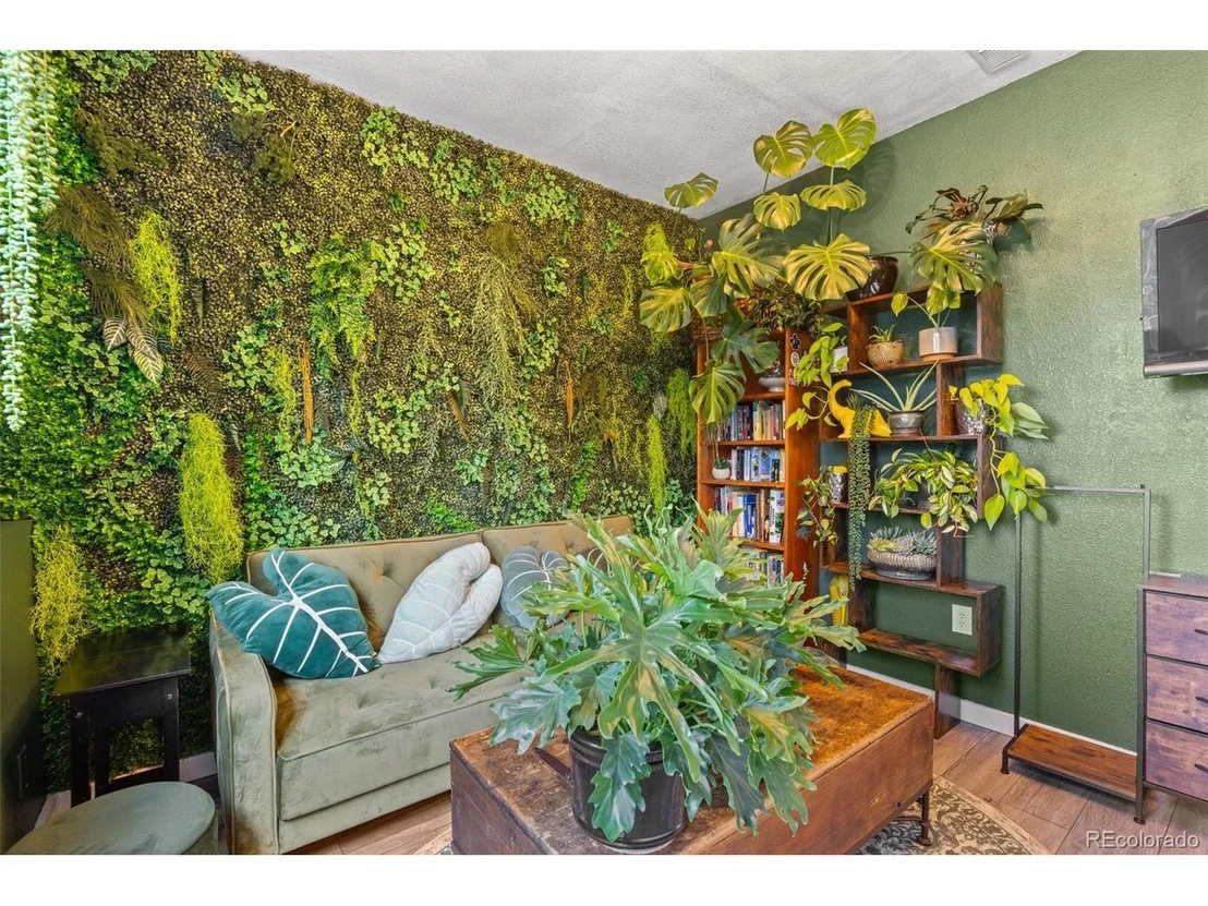 Photo of 424 W Dory Way