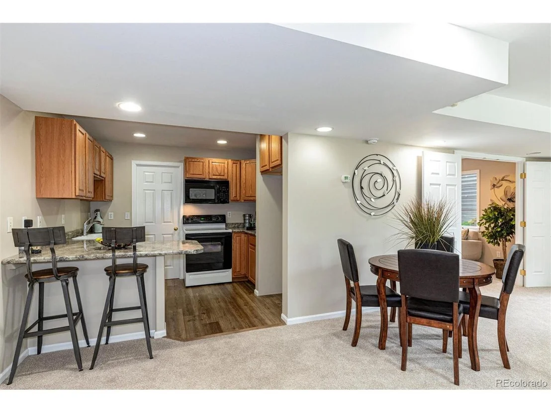 Photo of 2025 Maples Pl