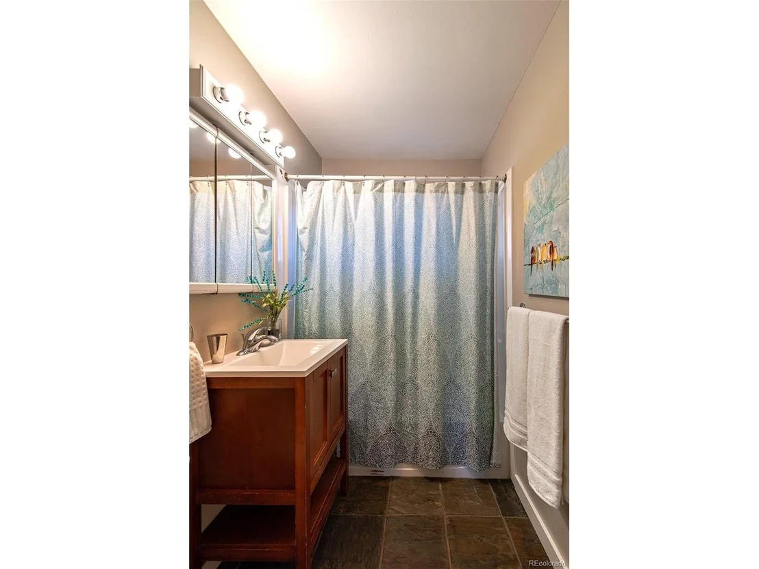 Photo of 2212 Edgewood Dr
