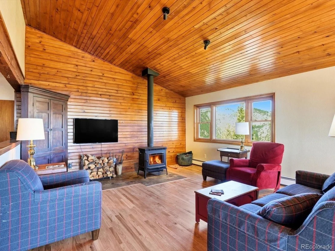 Photo of 345 Deer Trail Cir