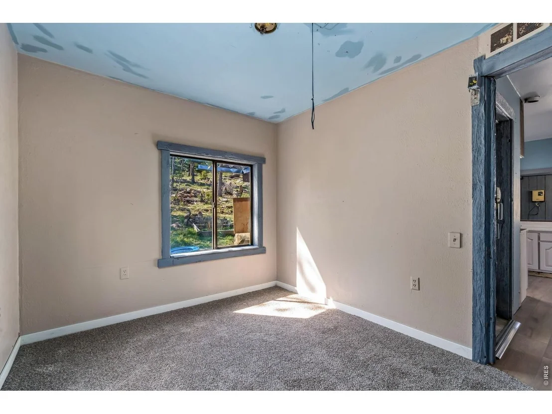 Photo of 151 Columbine Dr