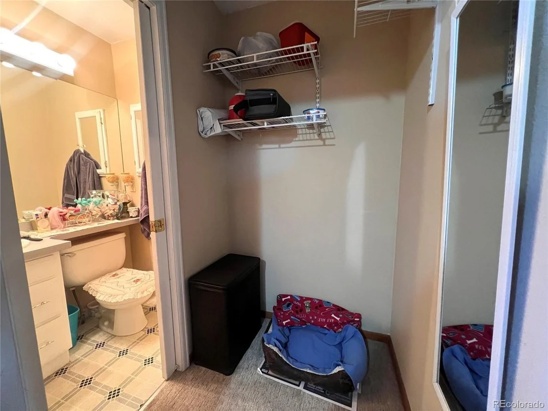 Photo of 5163 Carson St