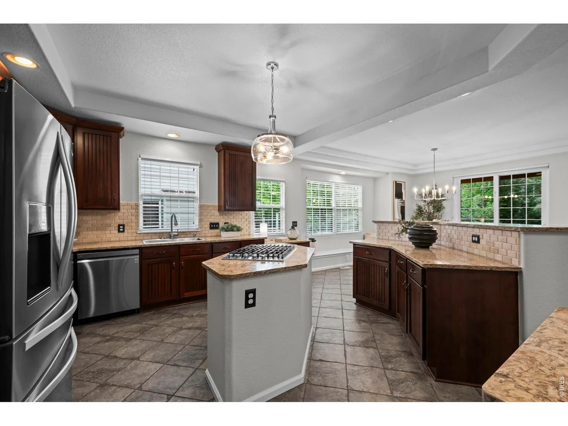 Photo of 718 Mathews Cir